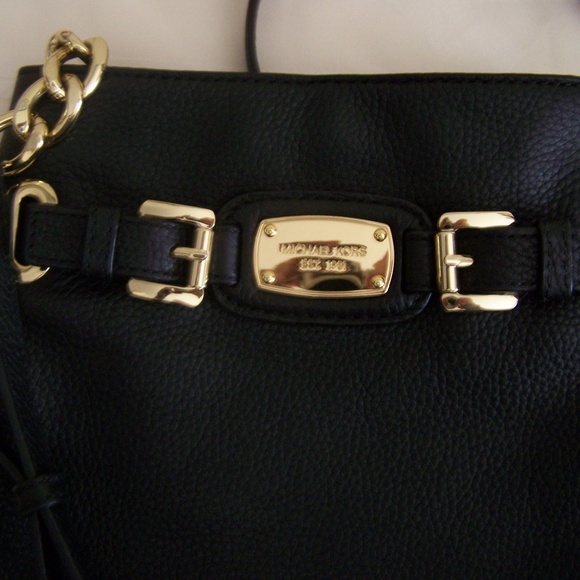 Michael Kors Handbags - Michael Kors Crossbody Pebble Bag